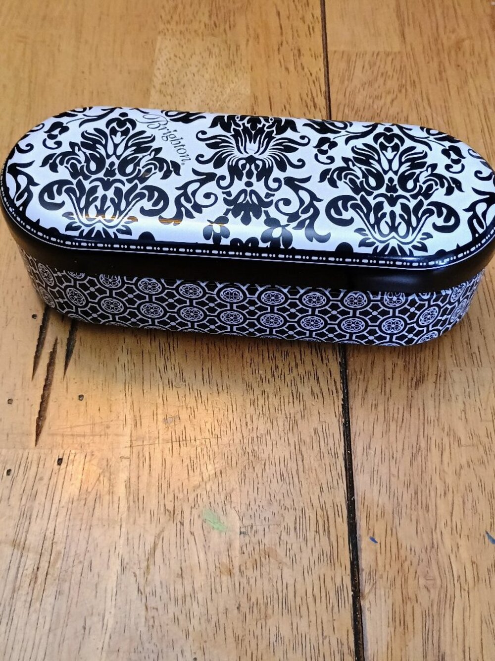 Brighton metal sunglass case